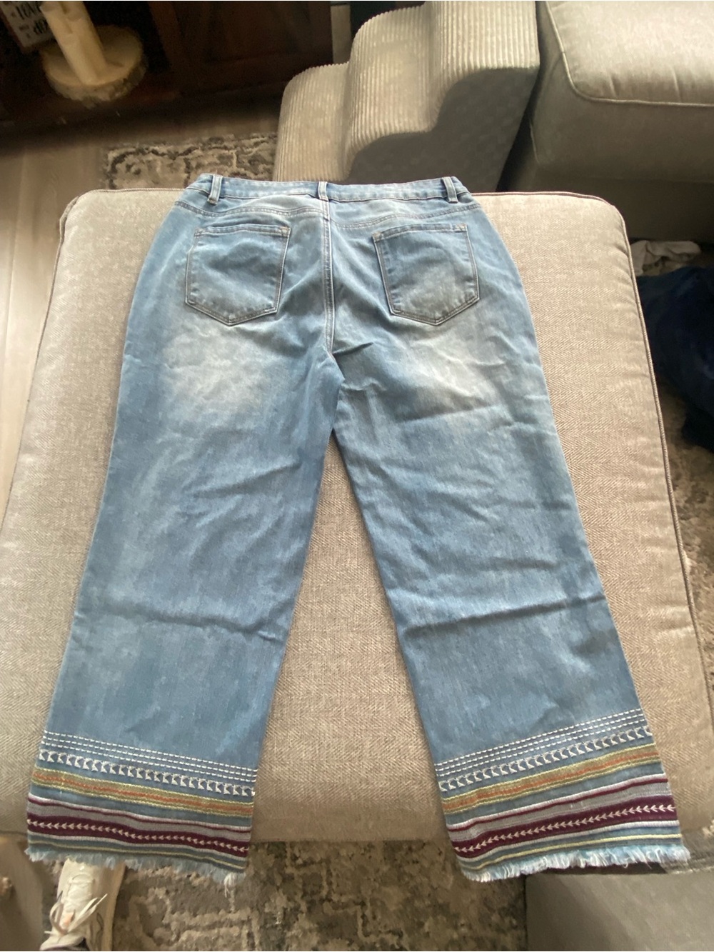 Embroidered Hem Light Blue Cropped Jeans - Picture 3 of 4